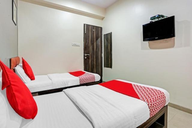 Hotel Amfahh - Andheri West Railway Station Mumbai Dış mekan fotoğraf