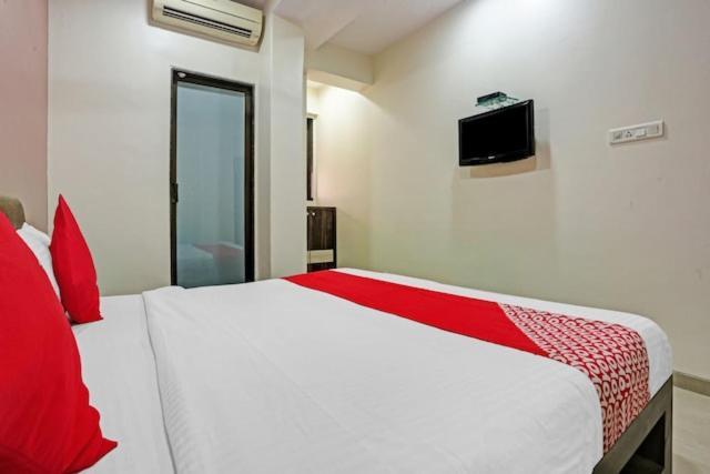 Hotel Amfahh - Andheri West Railway Station Mumbai Dış mekan fotoğraf