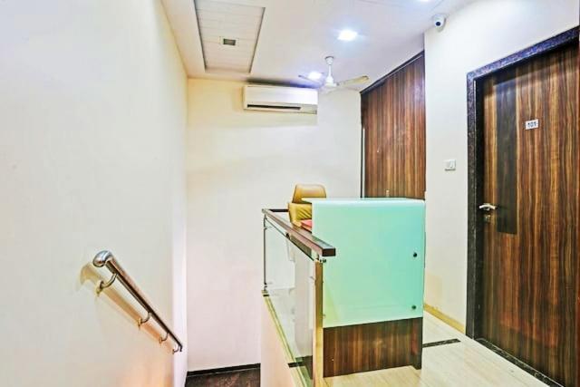 Hotel Amfahh - Andheri West Railway Station Mumbai Dış mekan fotoğraf