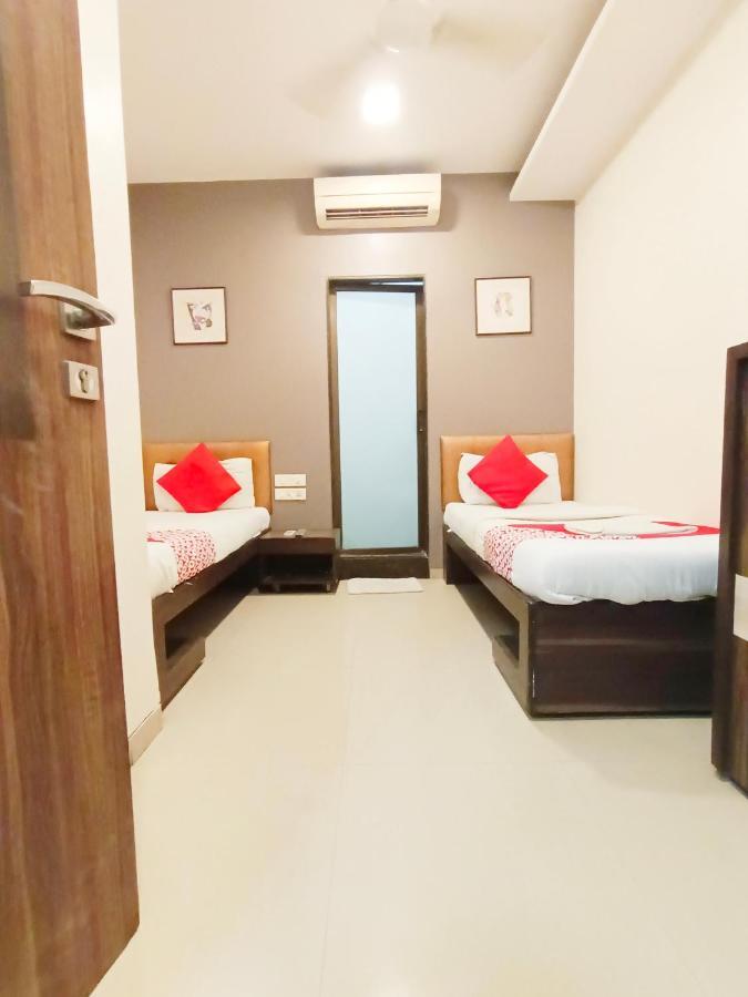 Hotel Amfahh - Andheri West Railway Station Mumbai Dış mekan fotoğraf