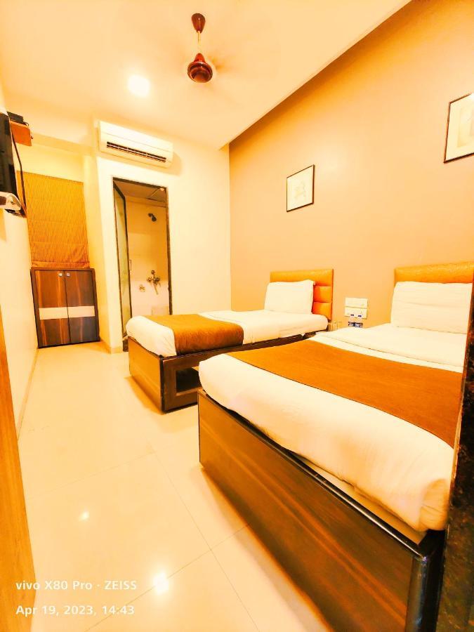 Hotel Amfahh - Andheri West Railway Station Mumbai Dış mekan fotoğraf