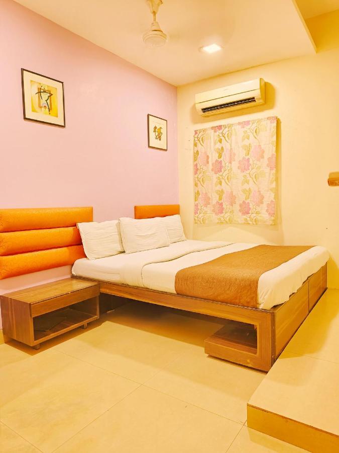 Hotel Amfahh - Andheri West Railway Station Mumbai Dış mekan fotoğraf
